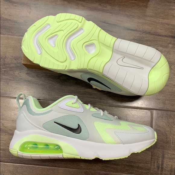 W NIKE AIR MAX 200 - Picture 3 of 16